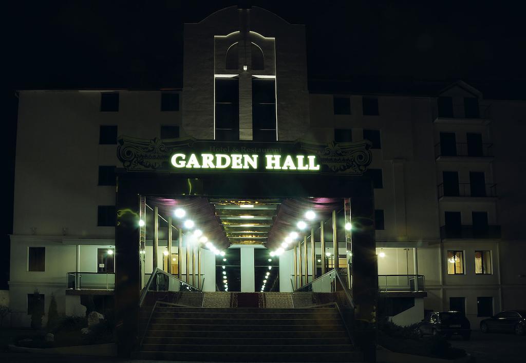 Garden Hall Ternopil Exteriör bild